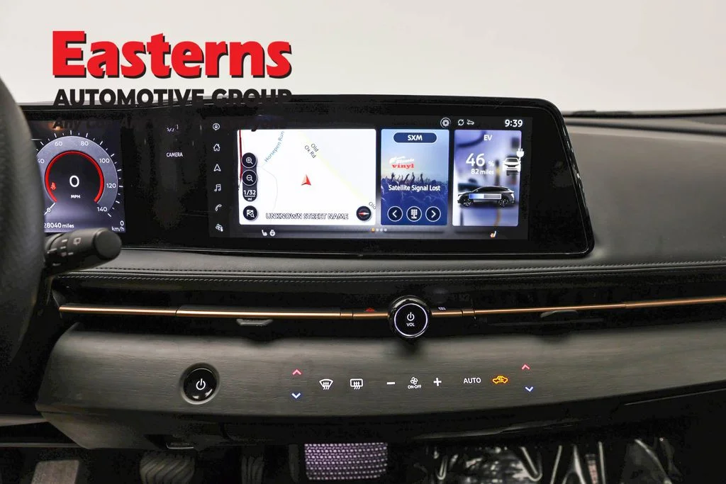 Used 2023 Black Nissan ENGAGE image 11