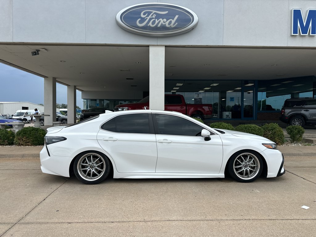 Used 2021 Super White Toyota SE image 9