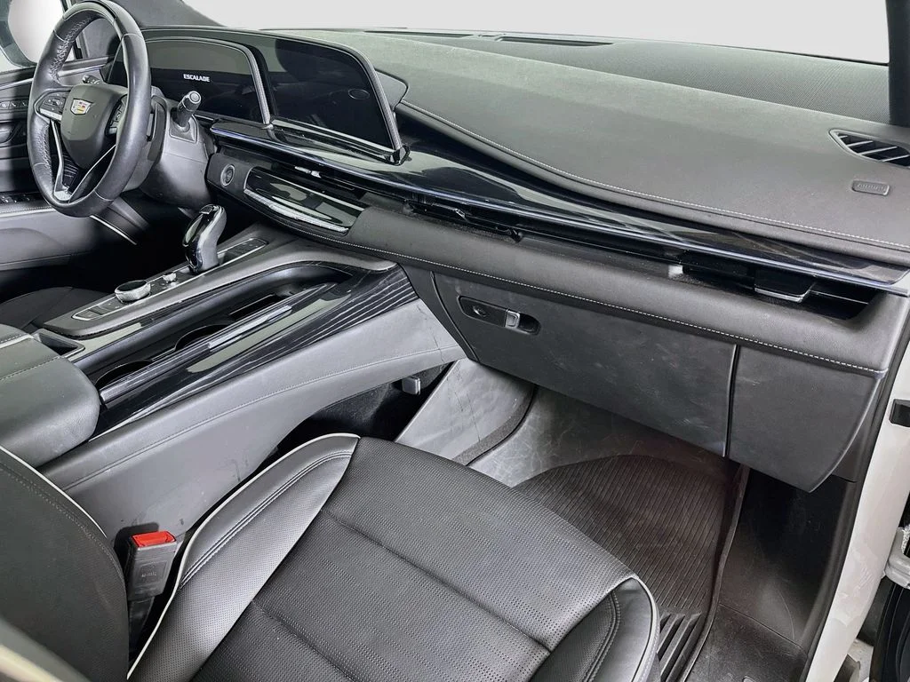 Used 2023 White Cadillac Sport image 31