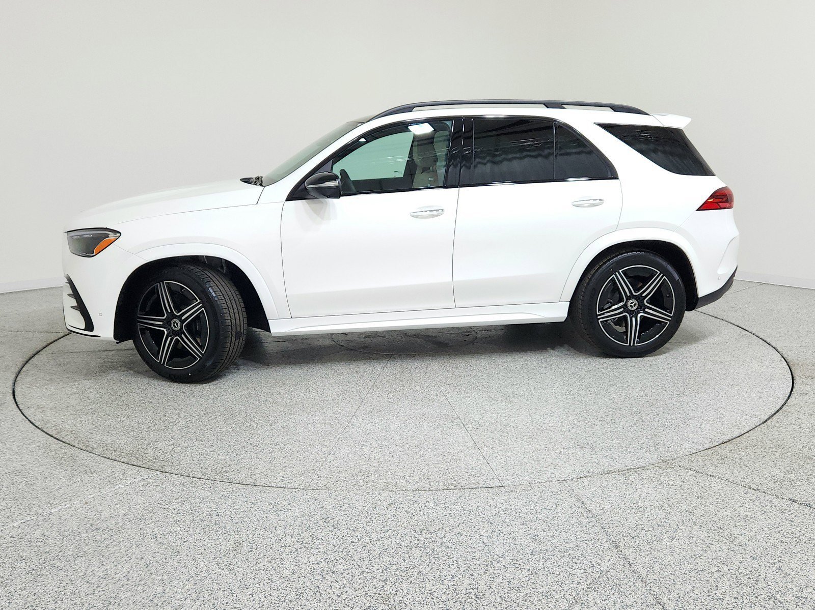 New 2026 Polar White Mercedes-Benz GLE 350 SUV image 33