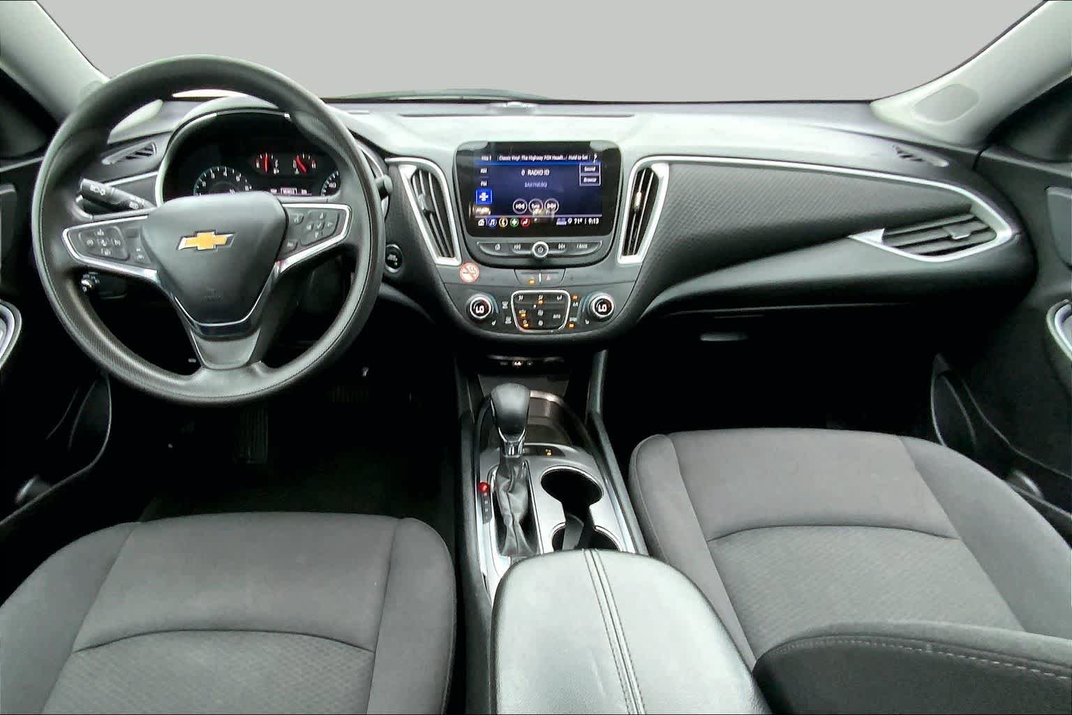 Used 2024 Summit White Chevrolet LT image 15