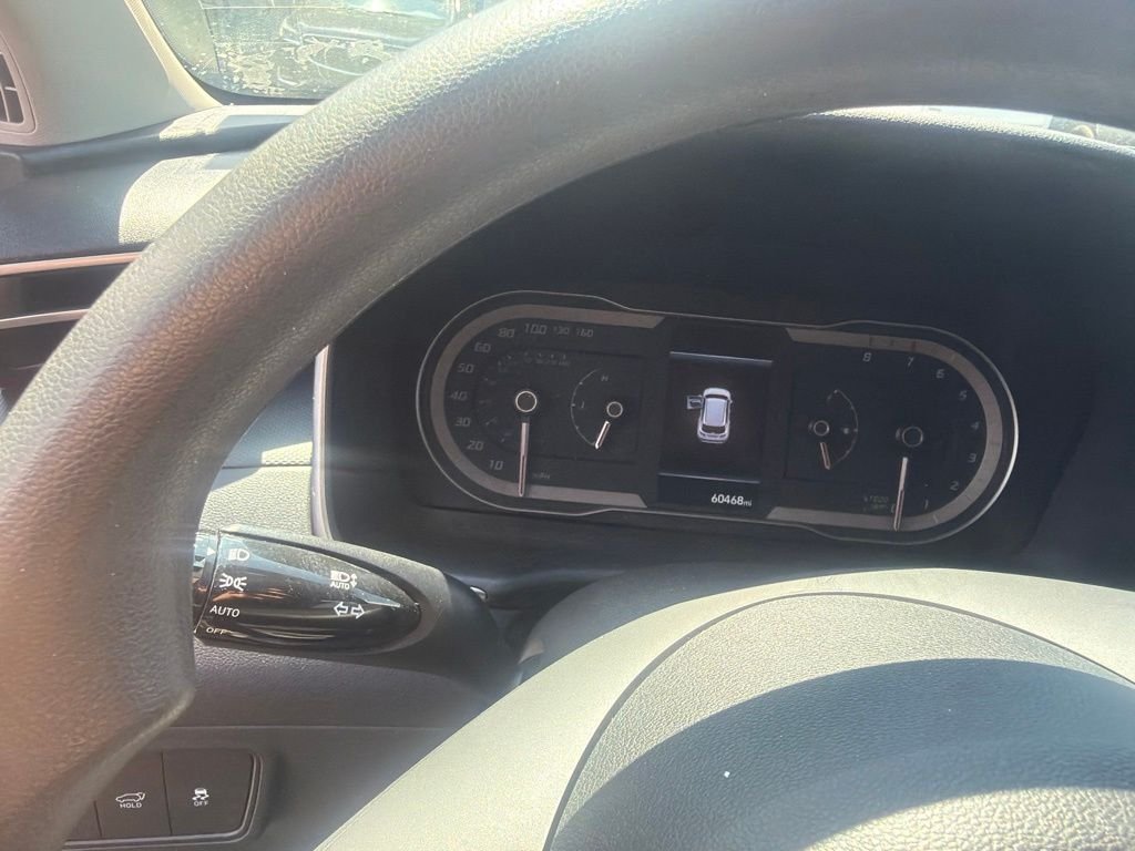 Used 2023 Black Hyundai SEL image 10