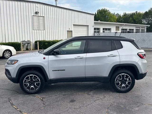 Used 2025 Silver Jeep Trailhawk image 7