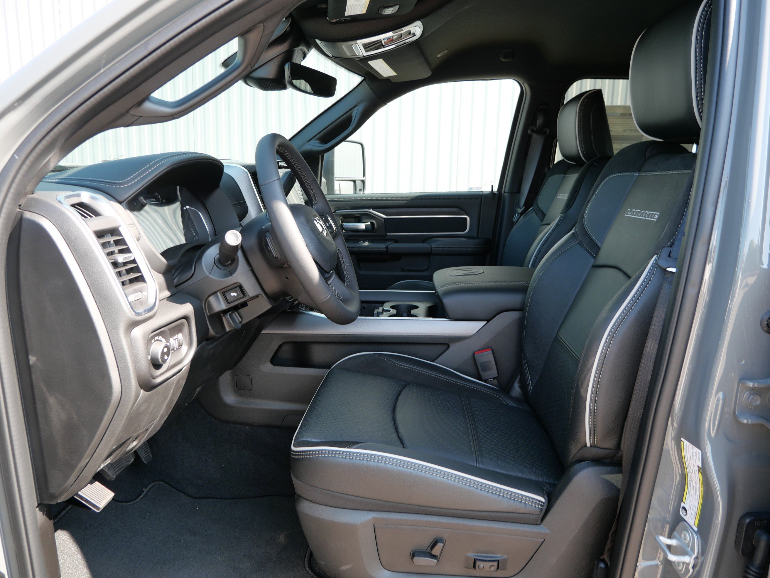 New 2026 Ceramic Gray Clear-Coat Exterior Paint RAM Laramie image 7