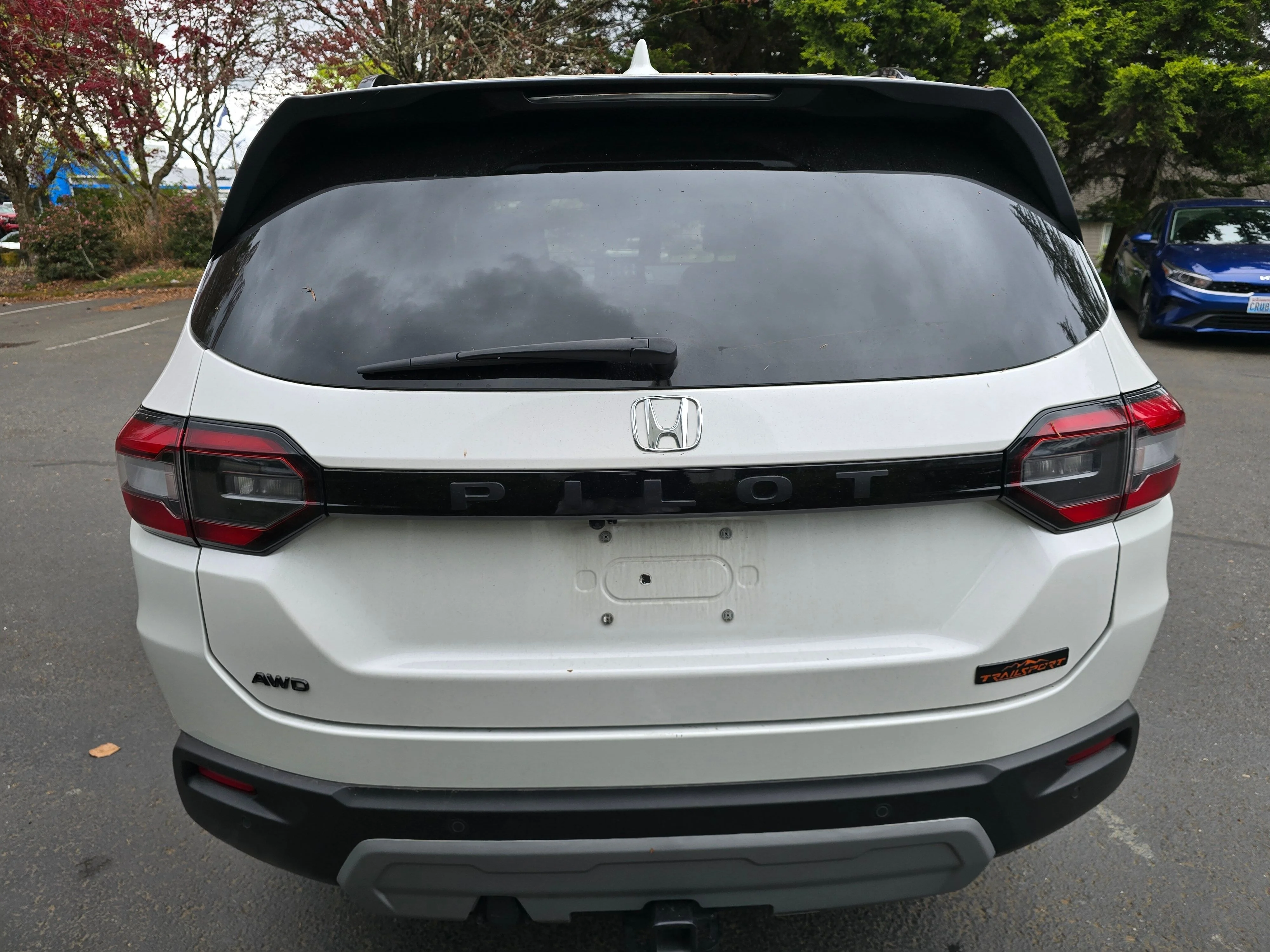 Used 2024 Platinum White Pearl Honda TrailSport image 5