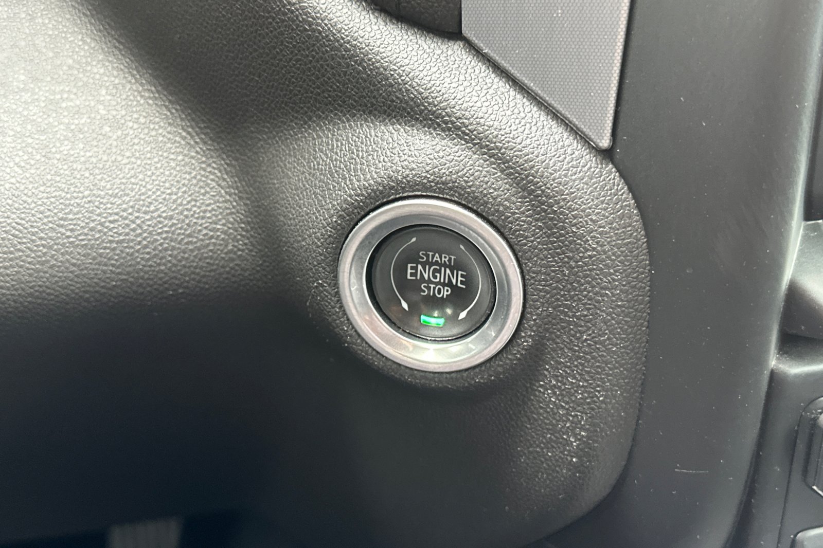 Used 2020 Blue GMC SLT image 23