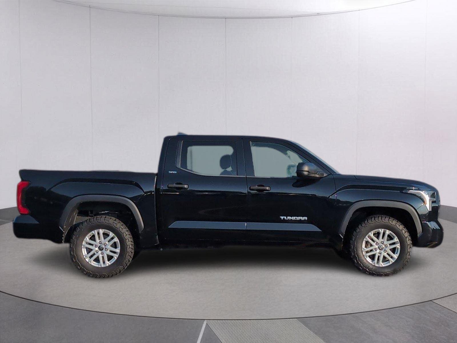 Used 2022 Midnight Black Metallic Toyota SR5 image 7