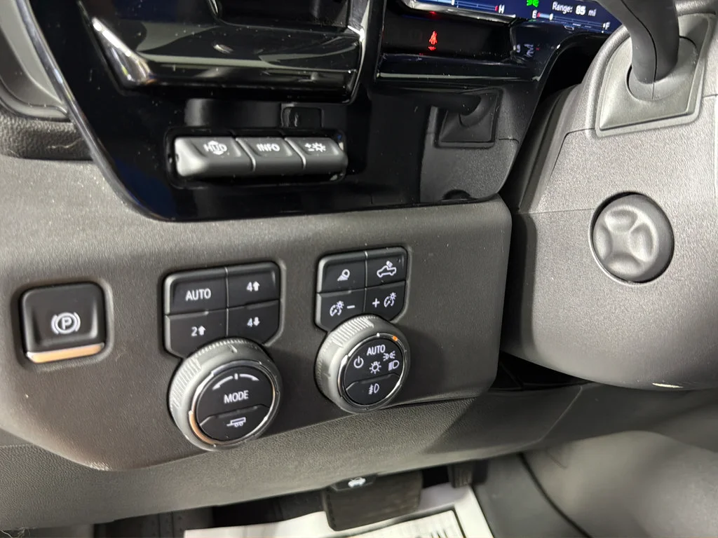 Used 2025 Summit White Chevrolet ZR2 image 20