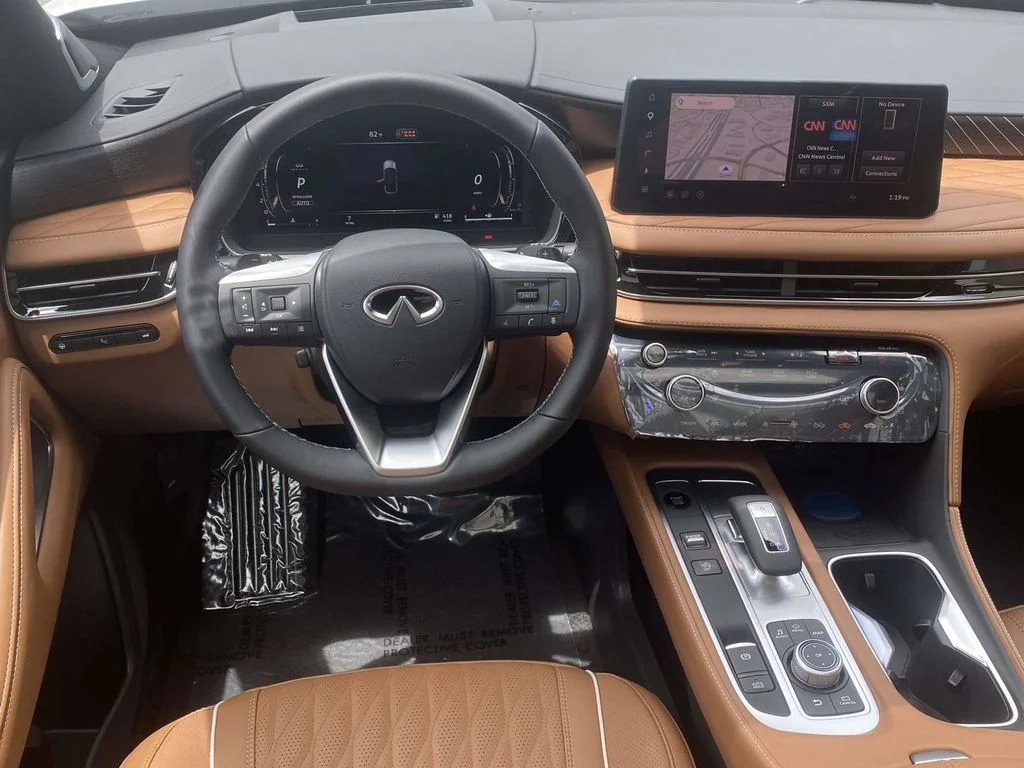New 2027 2T RAD WHT INFINITI Autograph AWD image 7
