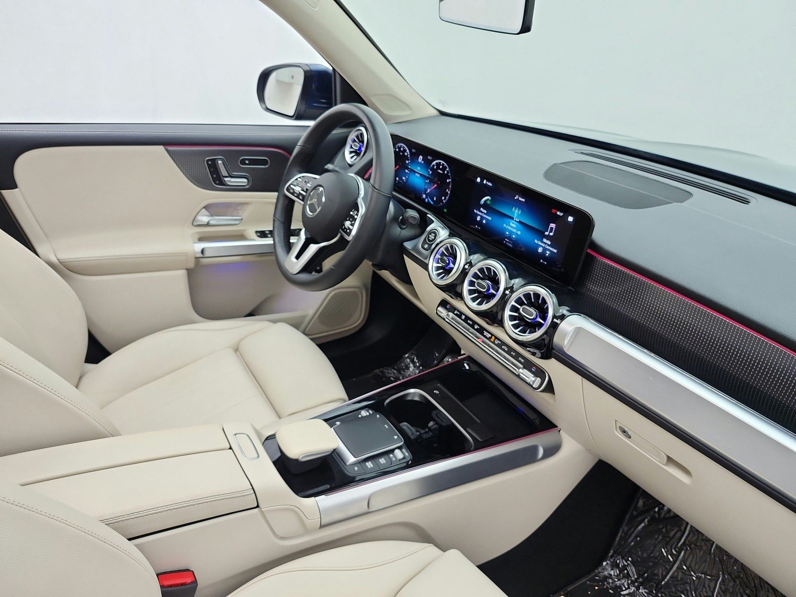 Used 2023 Denim Blue Metallic Mercedes-Benz GLB 250 SUV image 26