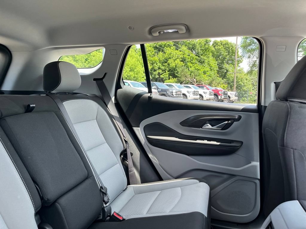 Used 2024 Sterling Metallic GMC SLE image 38