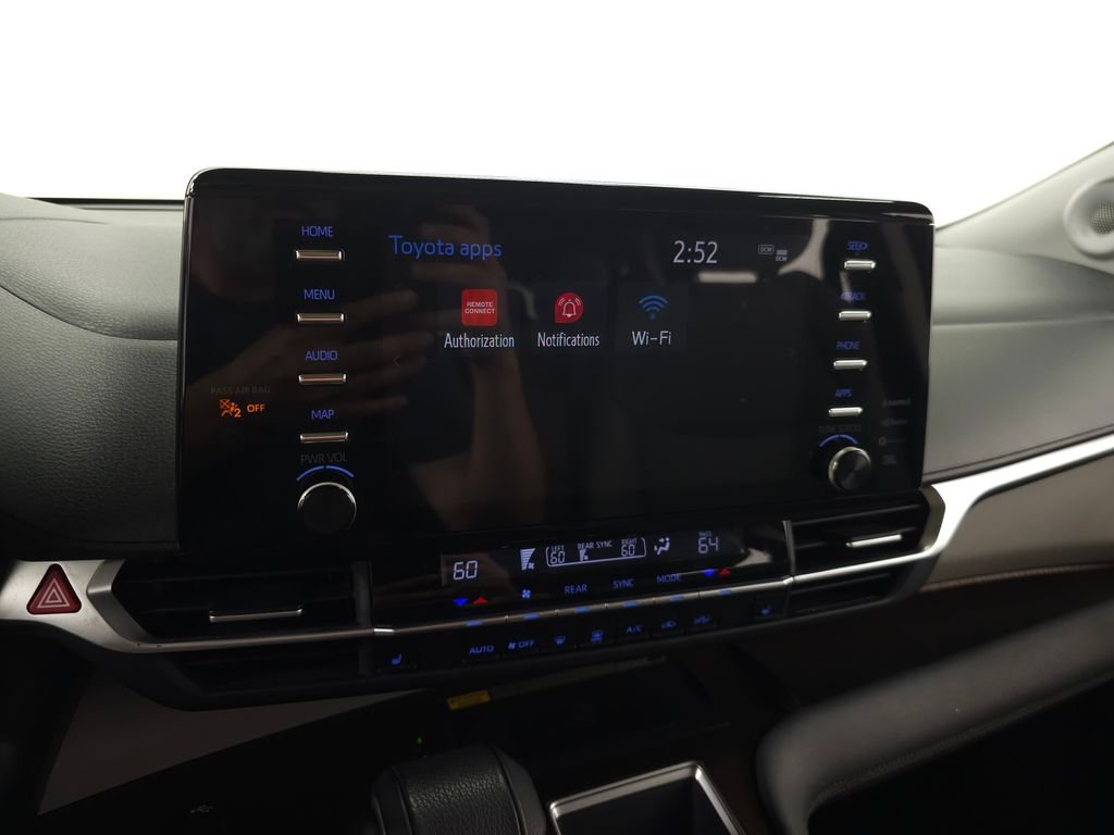 Used 2022 Pearl Toyota XLE image 26