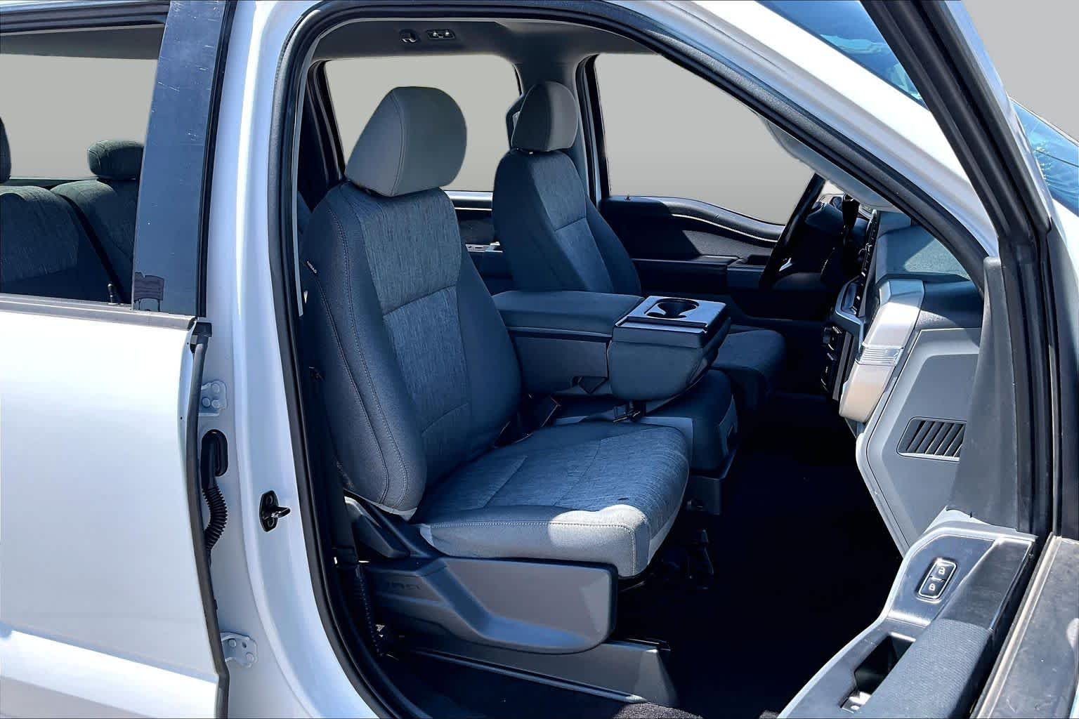 Used 2021 Oxford White Ford XLT image 9