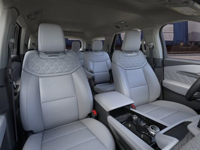 New 2026 Star White Metallic Tri-Coat Ford Platinum image 10