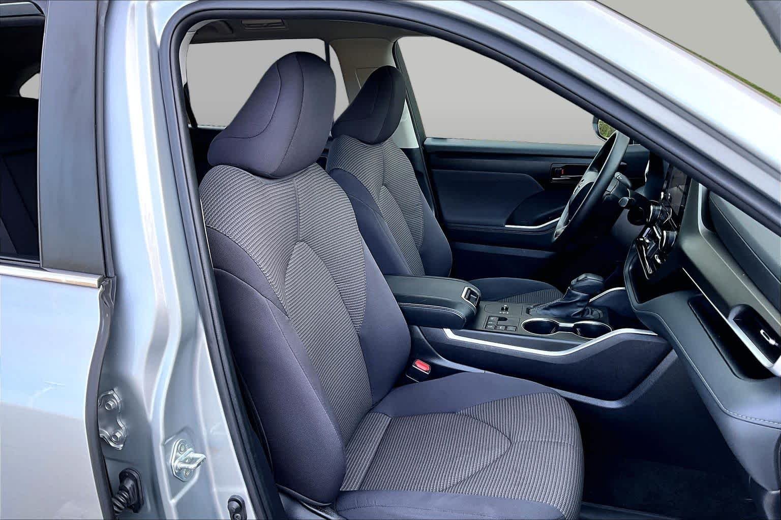 Used 2023 Celestial Silver Metallic Toyota L image 8