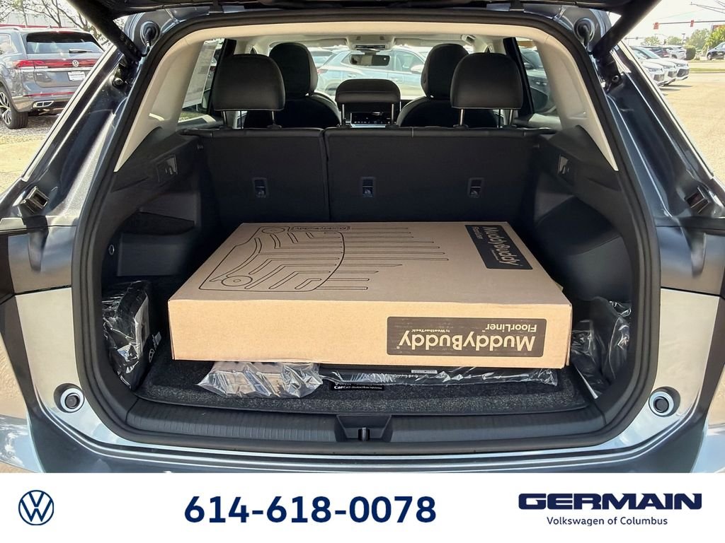 New 2026 Platinum Gray Metallic Volkswagen 2.0T SE image 8