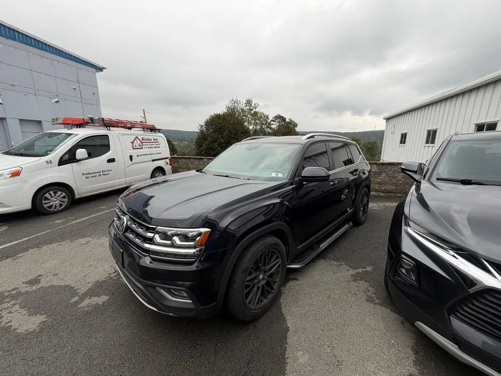 Used 2018 Black Volkswagen 3.6L V6 SEL image 2