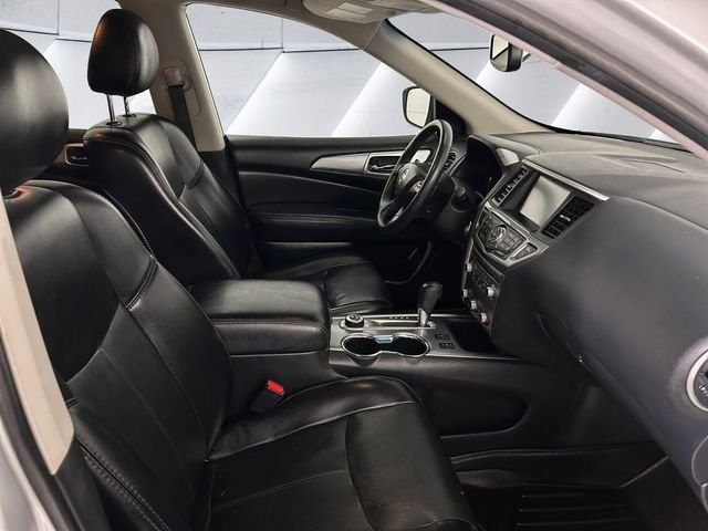Used 2020 Silver Nissan SL image 13