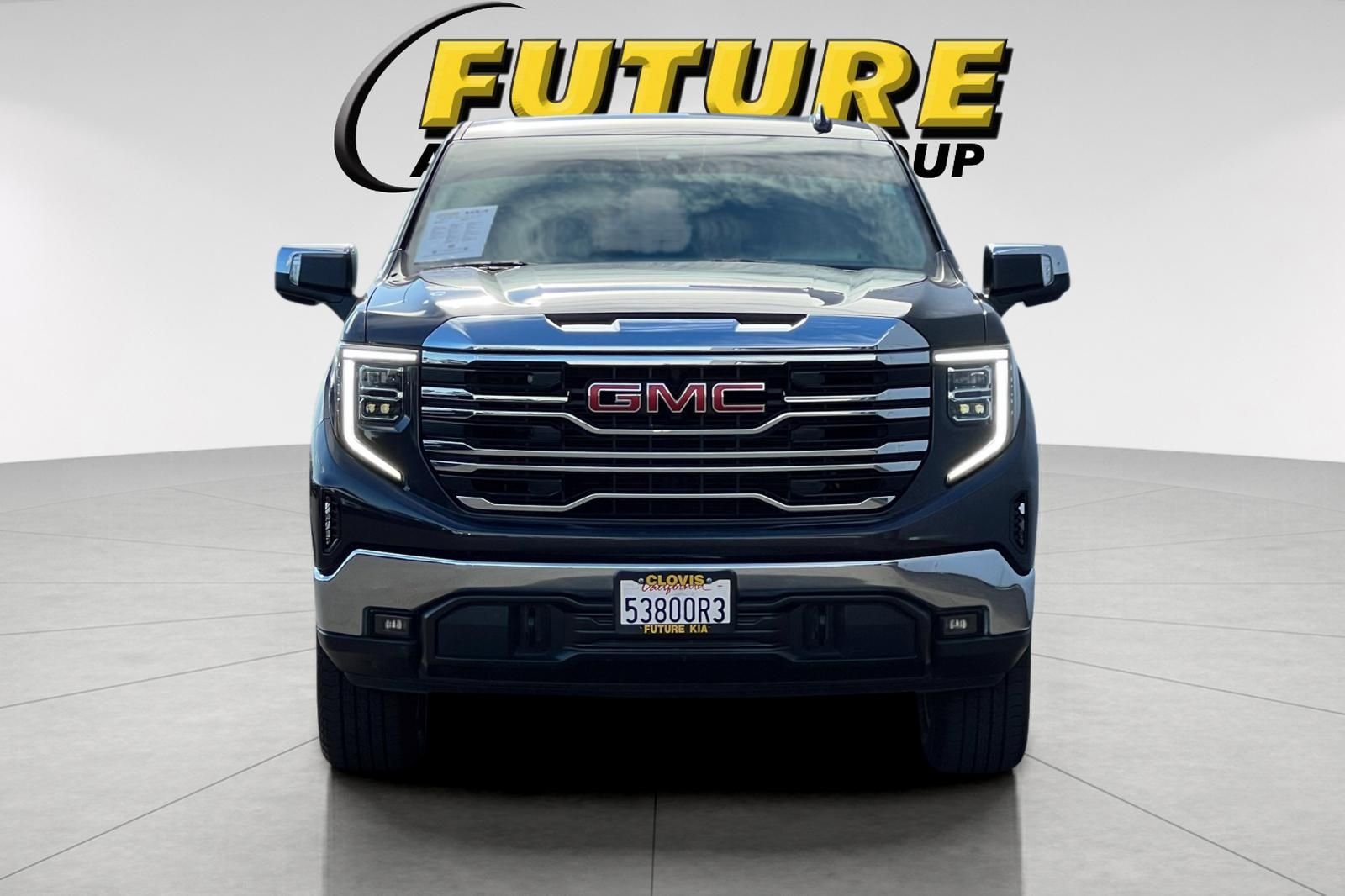 Used 2023 Silver GMC SLT image 9