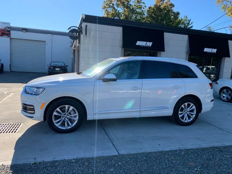 Used 2019 White Audi 55 TFSI Premium Plus Sport Utility 4D image 6