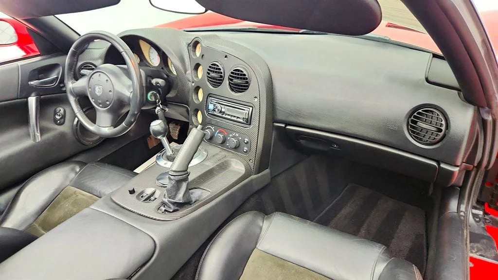 Used 2004 Viper Red Dodge 2dr Convertible SRT10 with Bluetooth Connectivity image 31