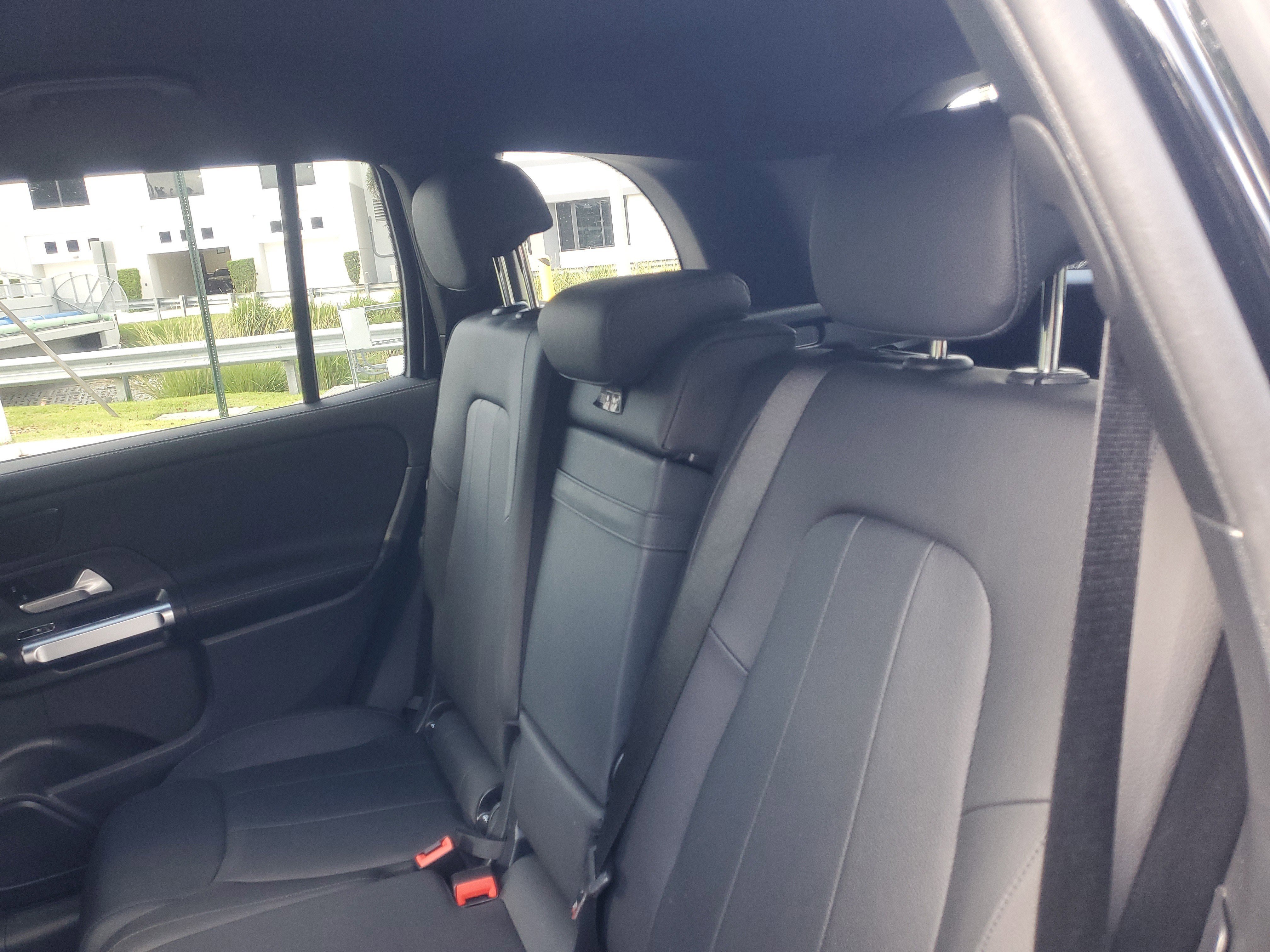 Used 2025 Black Mercedes-Benz GLB 250 image 13