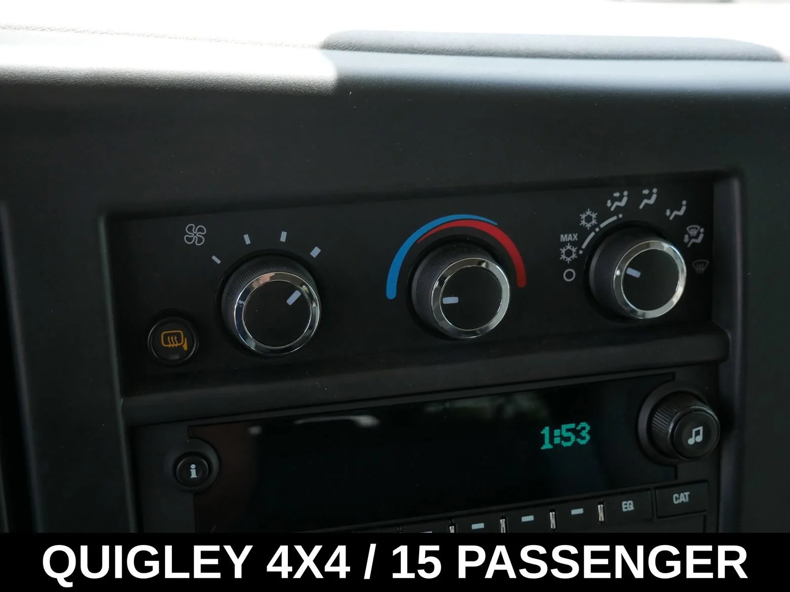2024 Chevrolet Express Passenger LT - Photo 26