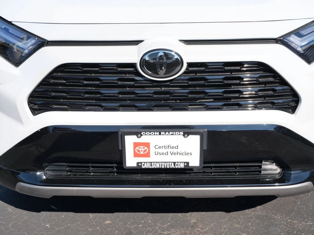 2025 Toyota RAV4 XSE - Photo 9