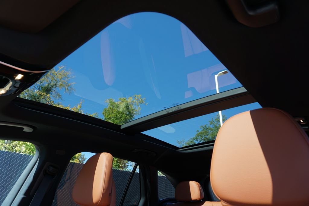 Used 2026 Cirrus Silver Metallic Mercedes-Benz GLC 300 image 40