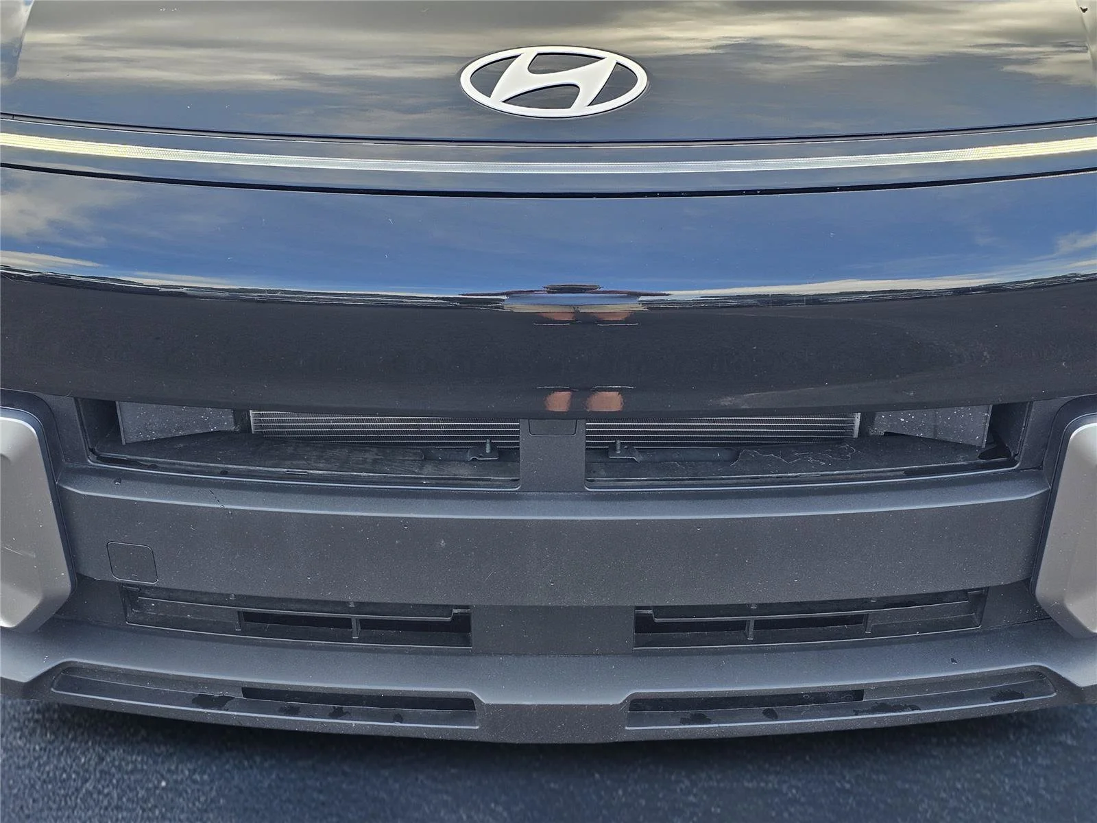 Used 2025 Abyss Black Pearl Hyundai SEL image 3