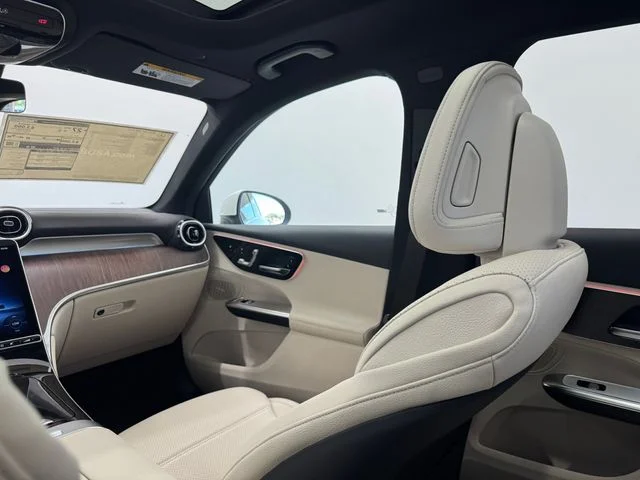 New 2026 Polar White Mercedes-Benz GLC 300 image 46