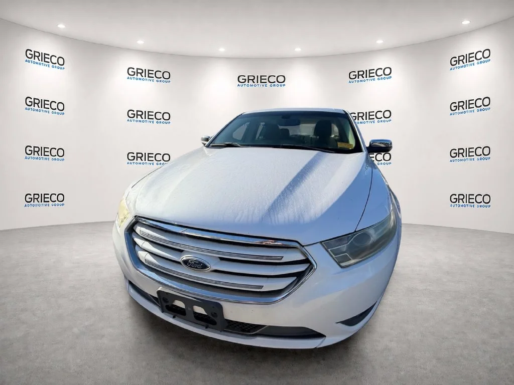 Used 2014 White Ford Limited image 3