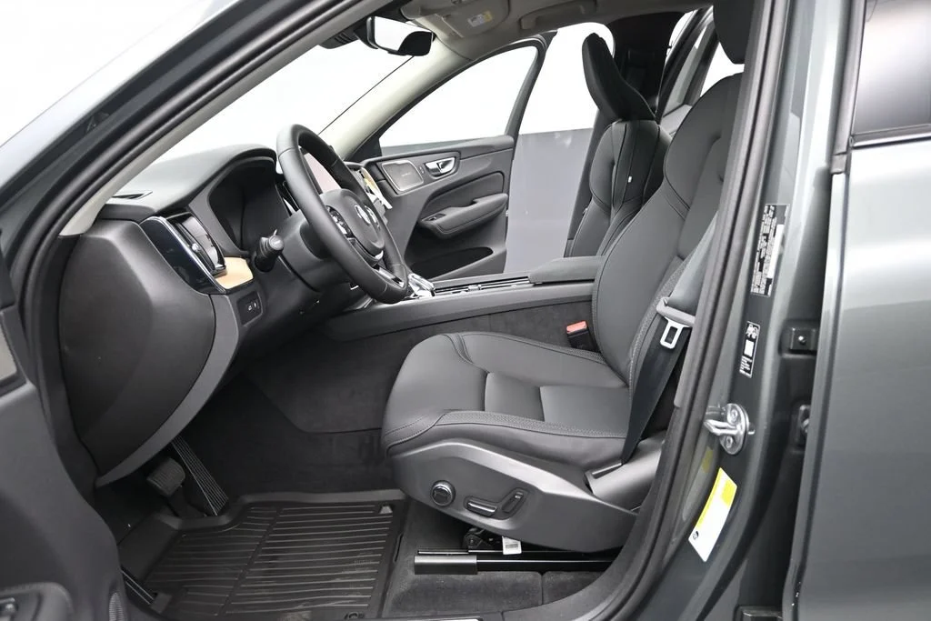 New 2027 Forest Lake Volvo T8 Plus image 10