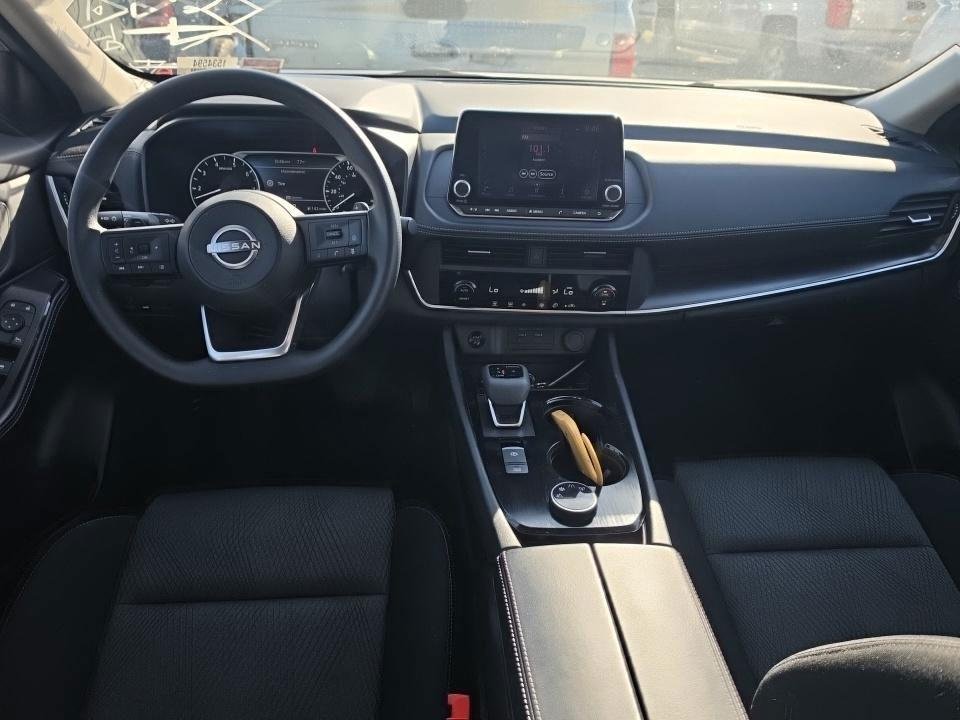 Used 2024 Silver Nissan SV image 5