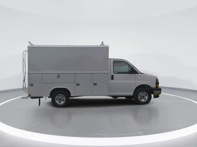 New 2025 Summit White GMC 1WT image 8