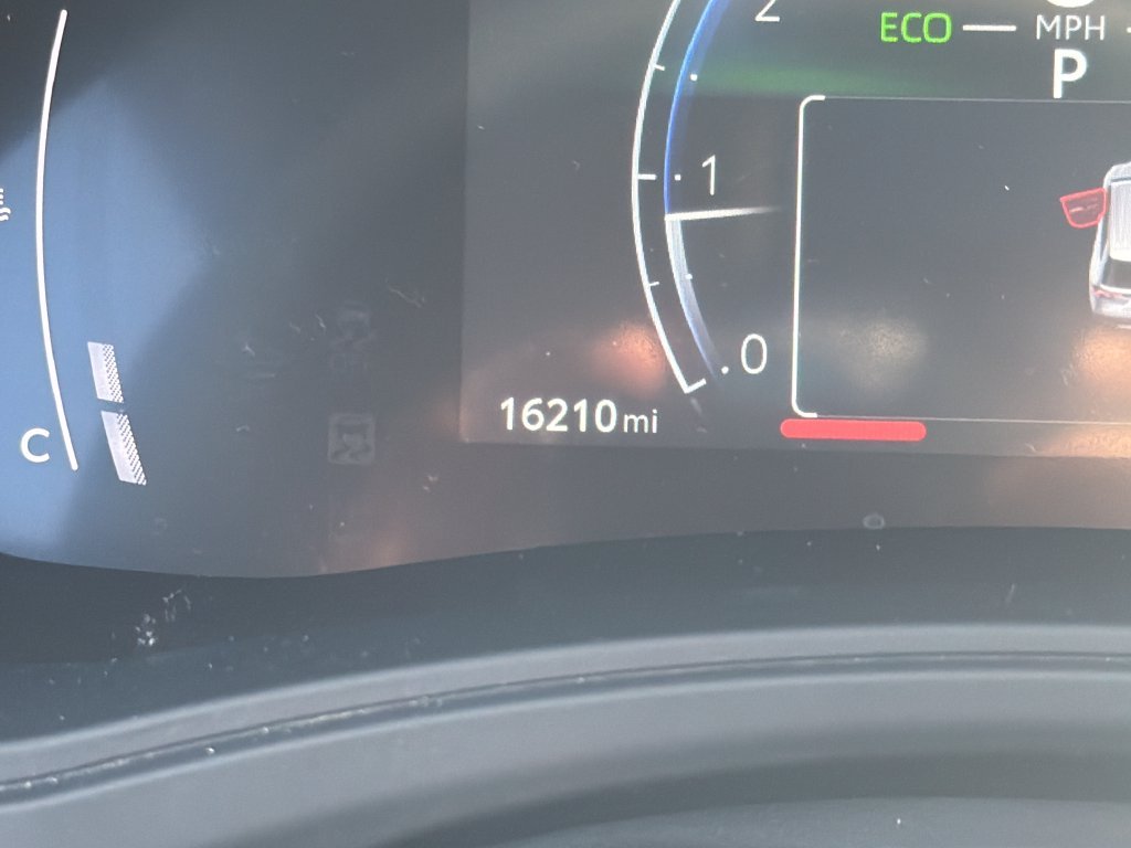 Used 2024 White Toyota XLE image 20