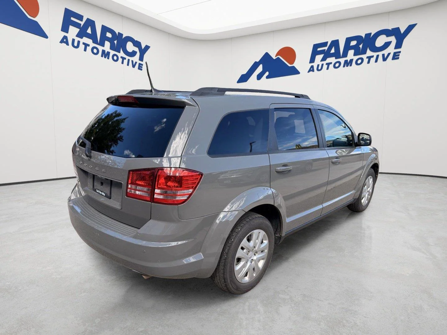 Used 2020 Destroyer Gray Clearcoat Dodge SE Value image 5