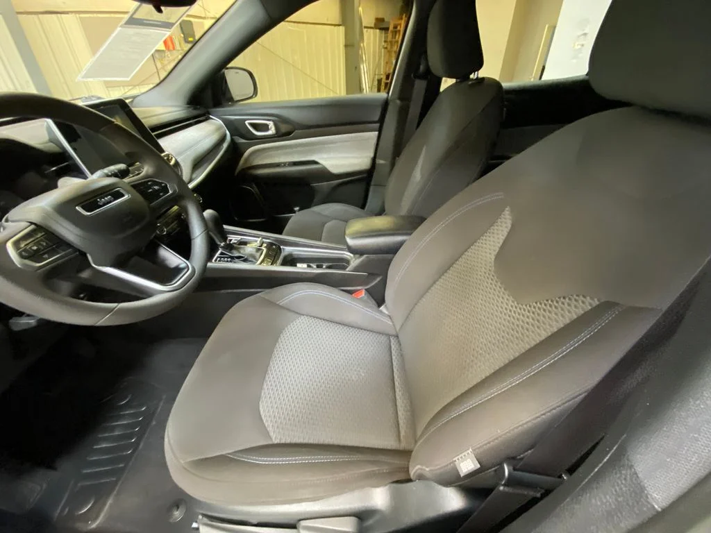 Used 2025 White Jeep Sport image 21