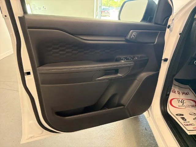 New 2026 Oxford White Ford XLT image 28