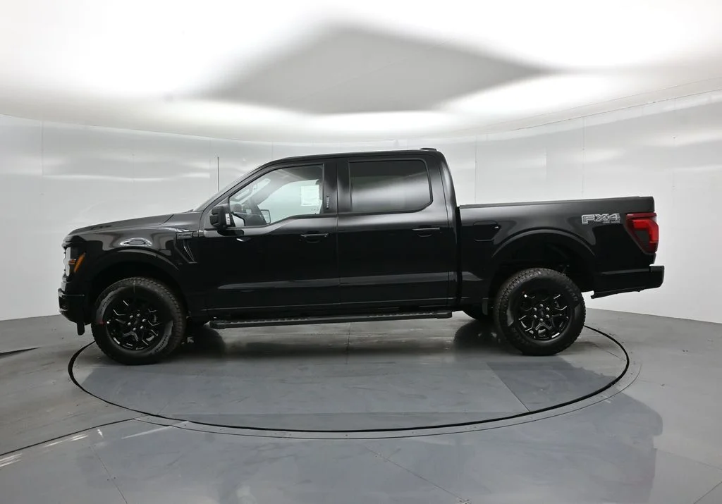 New 2026 Agate Black Metallic Ford XLT image 27