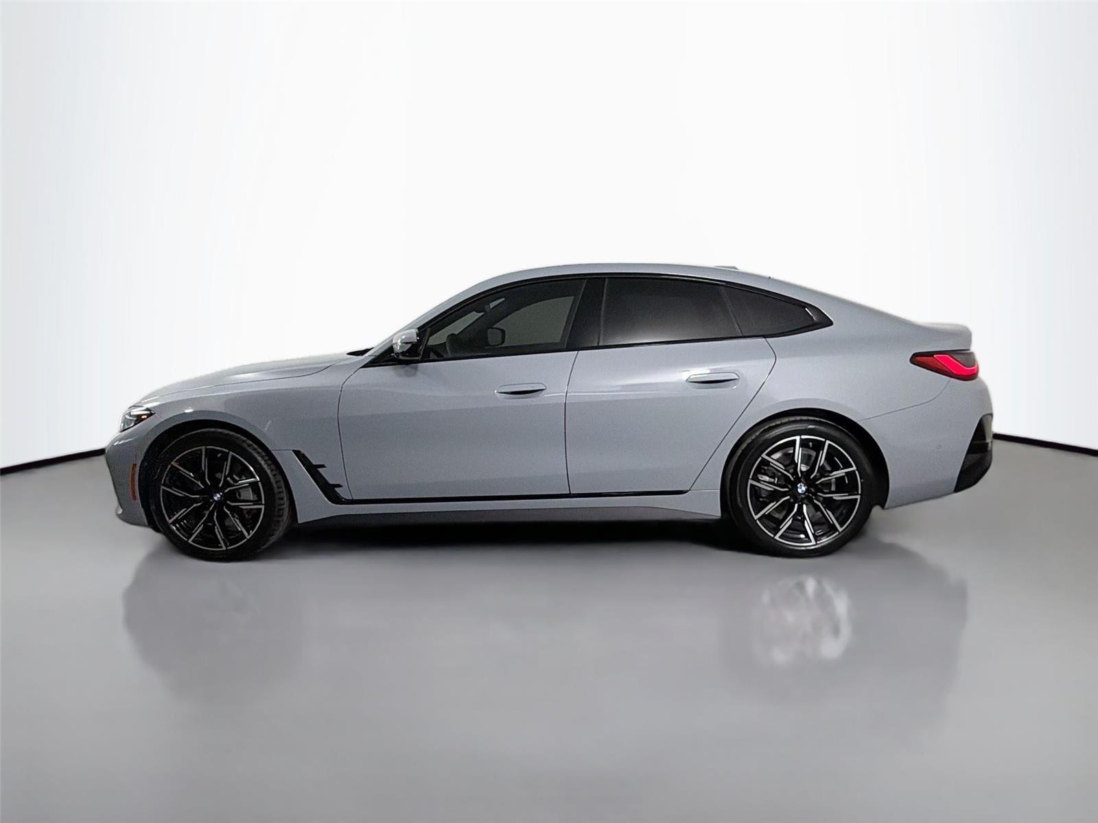 New 2026 Brooklyn Grey Metallic BMW xDrive40 image 9