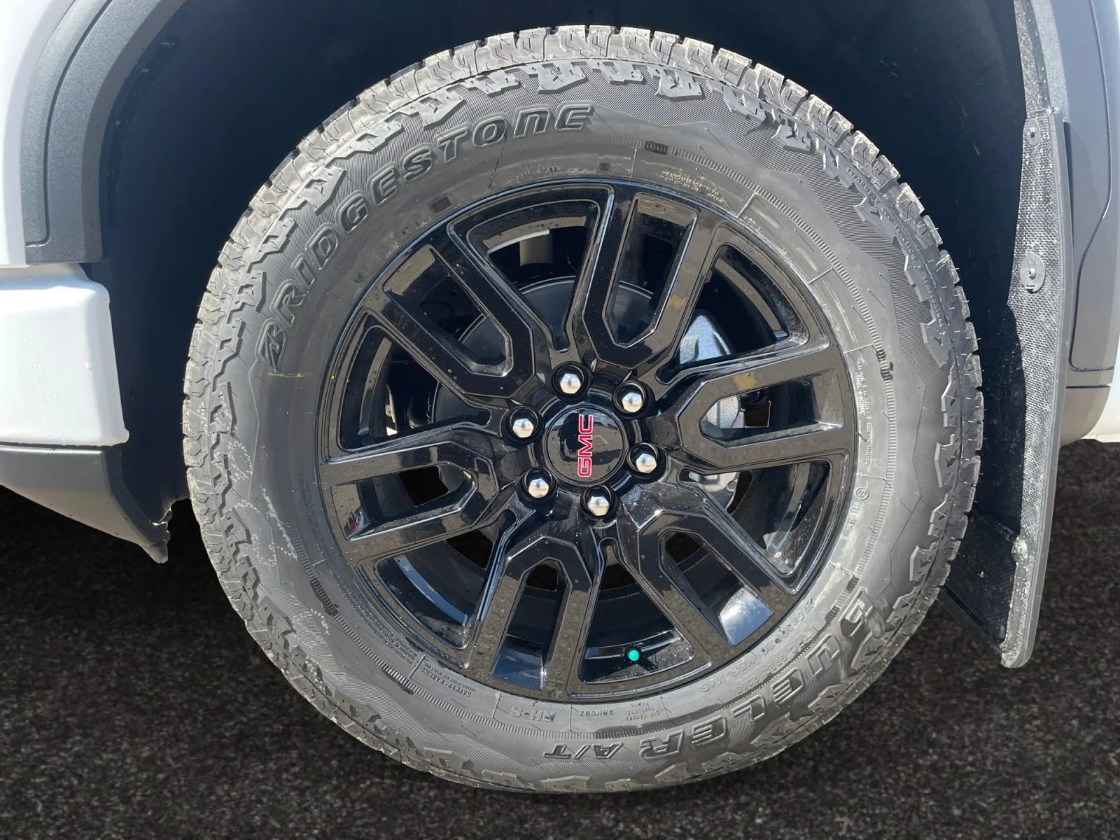 New 2026 Summit White GMC Elevation image 9