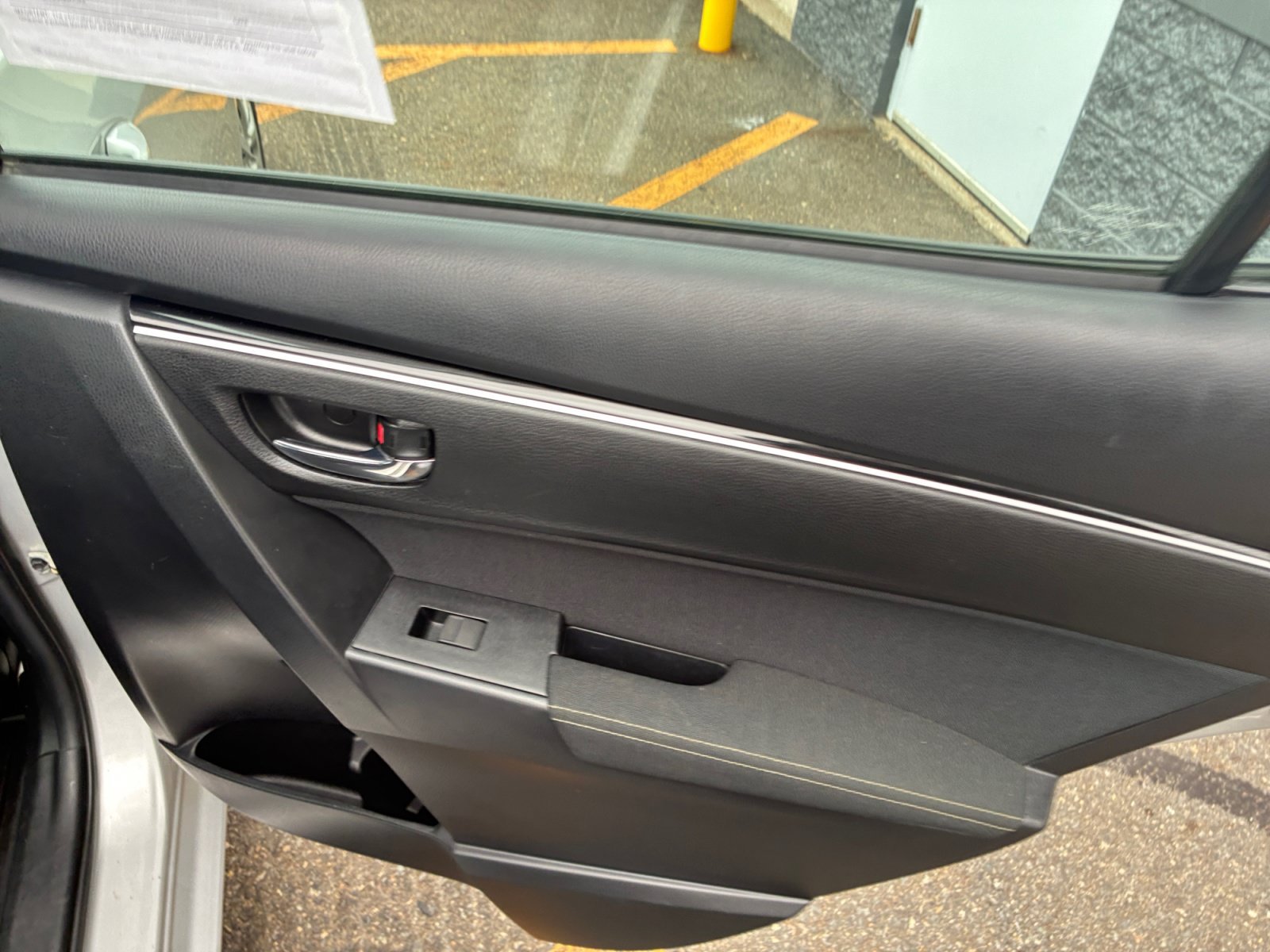 Used 2018 Classic Silver Metallic Toyota LE image 35