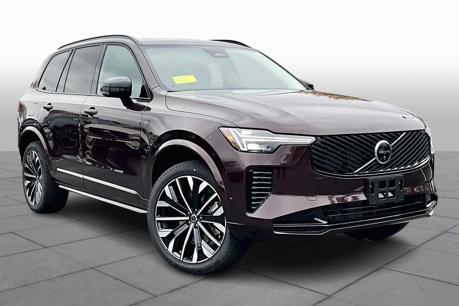 New 2026 MULBERRY RED Volvo Ultra Dark Theme image 17
