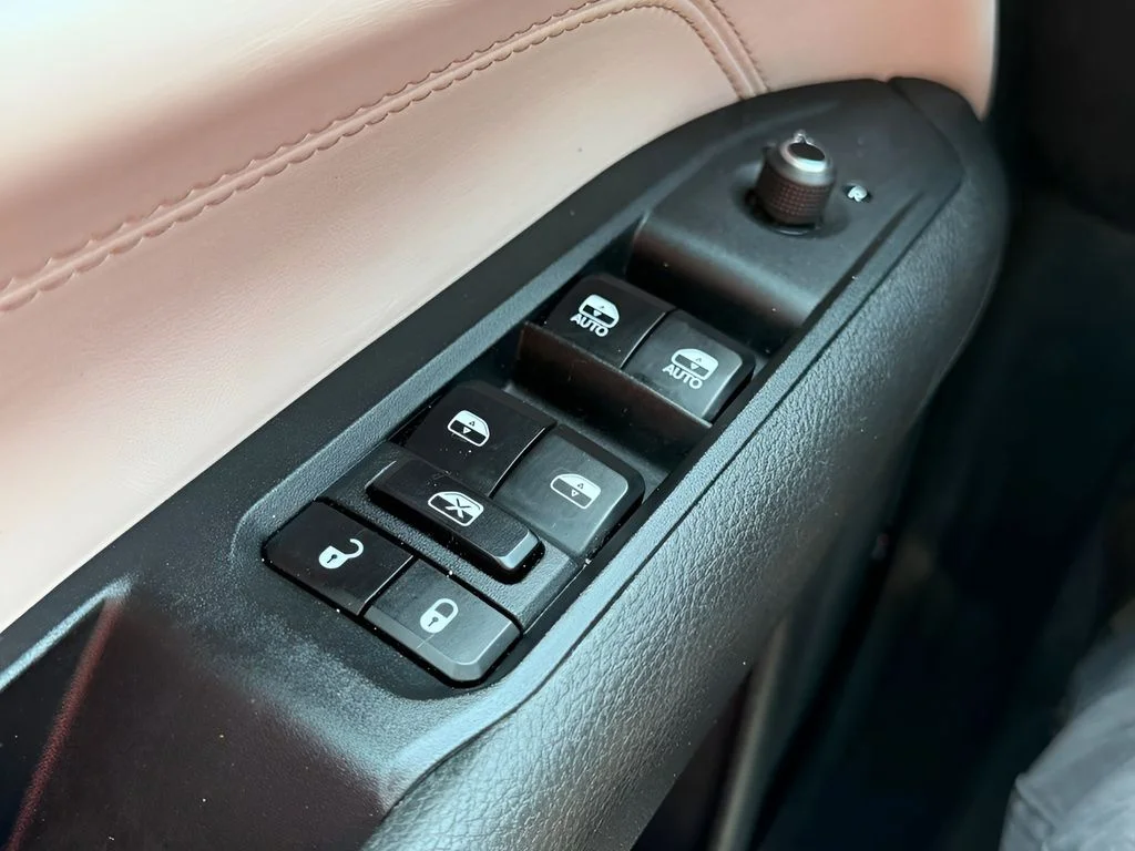 Used 2024 Bright White Clearcoat Jeep Limited image 22