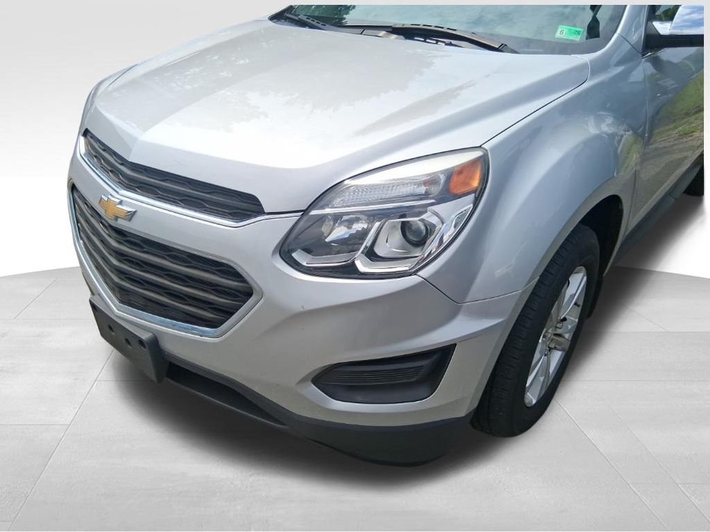 Used 2016 Silver Chevrolet LS image 2