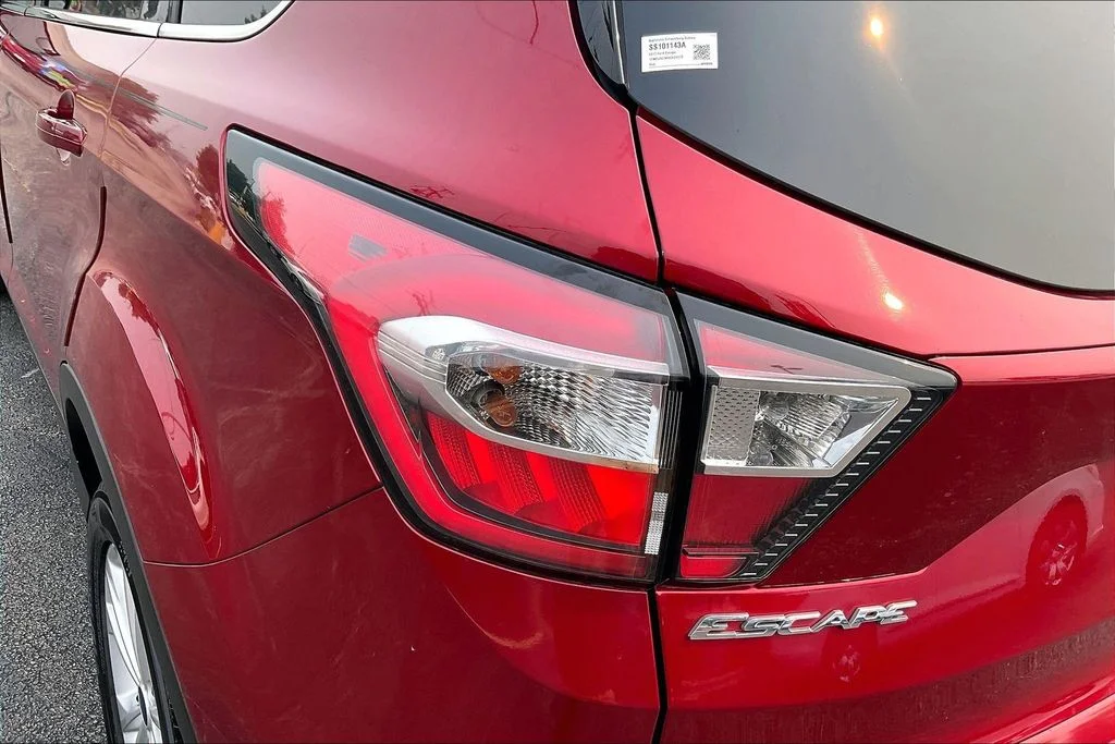 Used 2017 Red Ford SE image 33