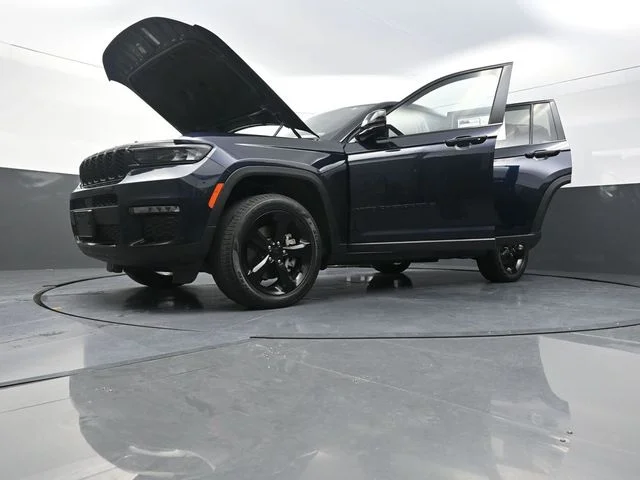 Used 2024 Blue Jeep Limited image 33