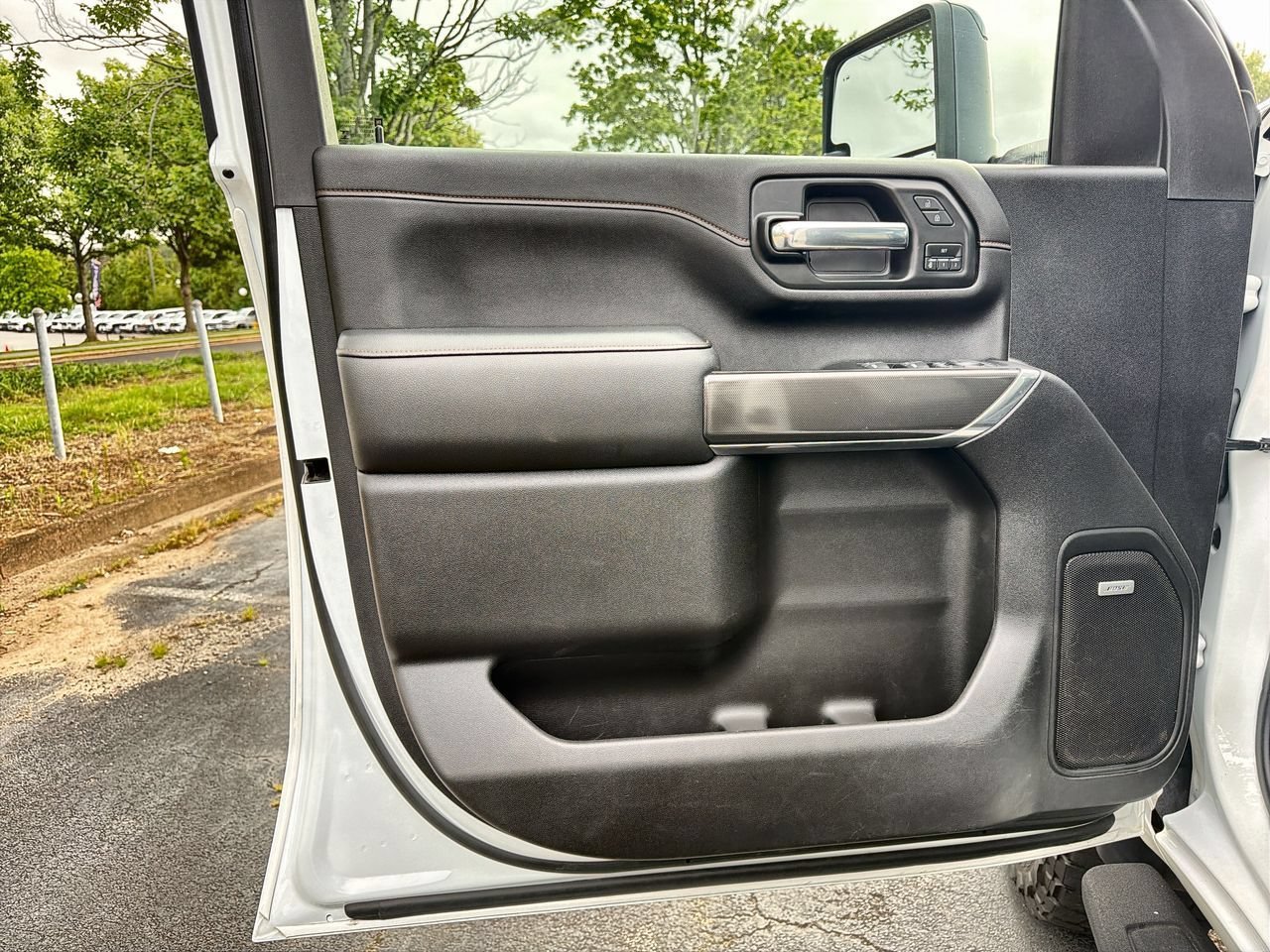 Used 2022 Summit White GMC AT4 image 18