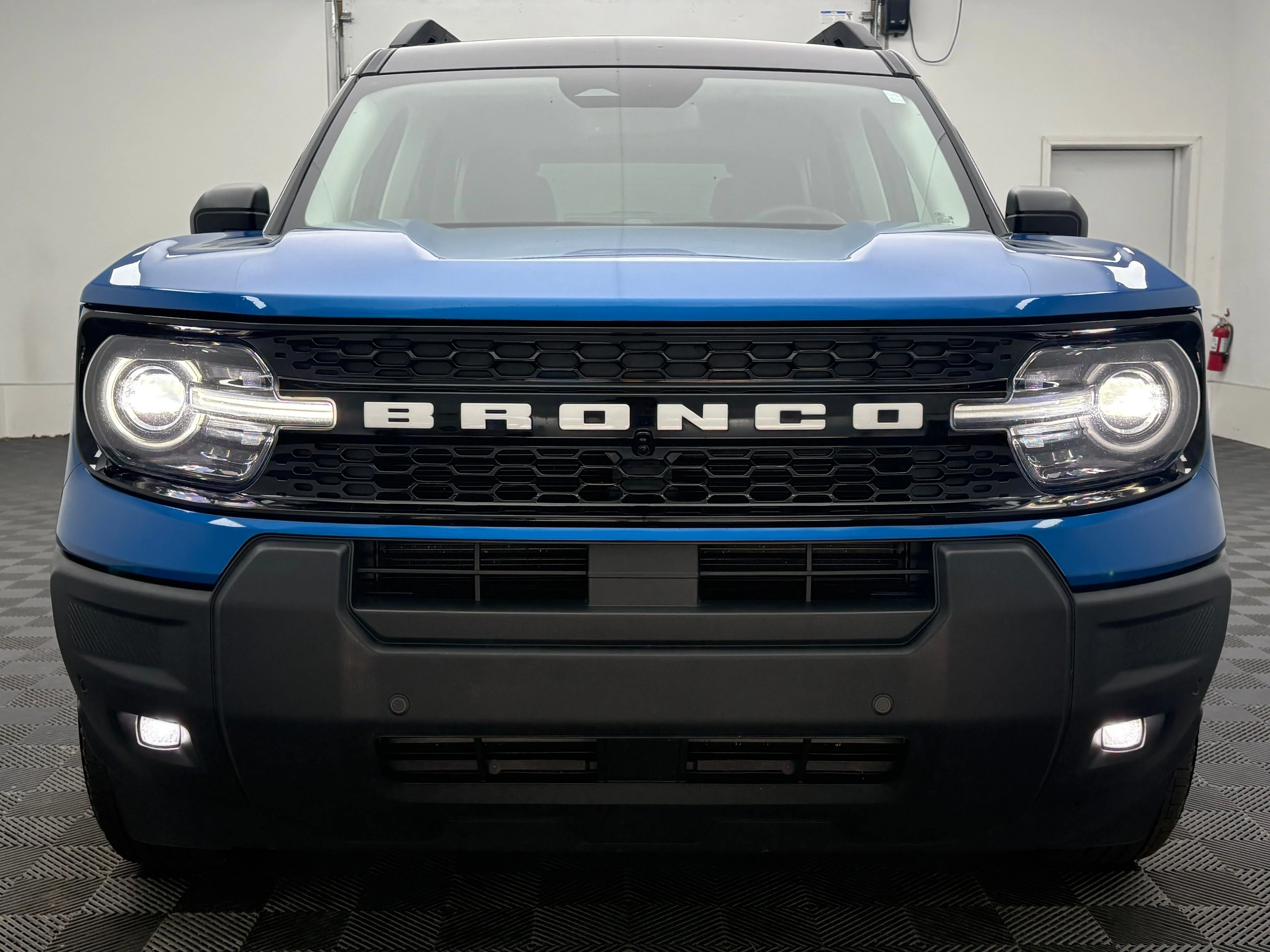 Used 2025 Blue Metallic Ford Outer Banks image 15